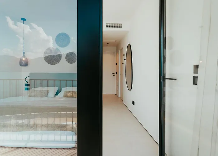 Luxe Vista Lakeside