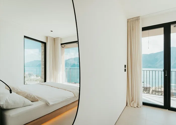 Luxe Vista Lakeside