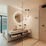 Luxe Vista Lakeside Villa Brenzone sul Garda