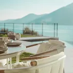 Villa Luxe Vista Lakeside