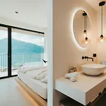 Luxe Vista Lakeside Villa *