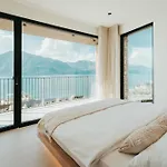 Luxe Vista Lakeside