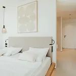 Luxe Vista Lakeside *