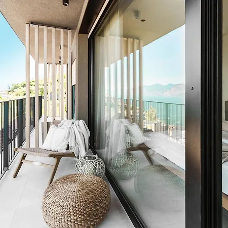 Luxe Vista Lakeside فيلة