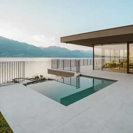 Luxe Vista Lakeside