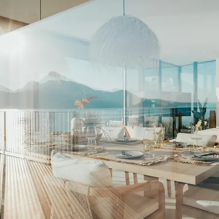 Luxe Vista Lakeside *