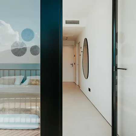Luxe Vista Lakeside