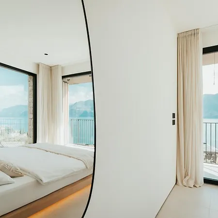 Luxe Vista Lakeside